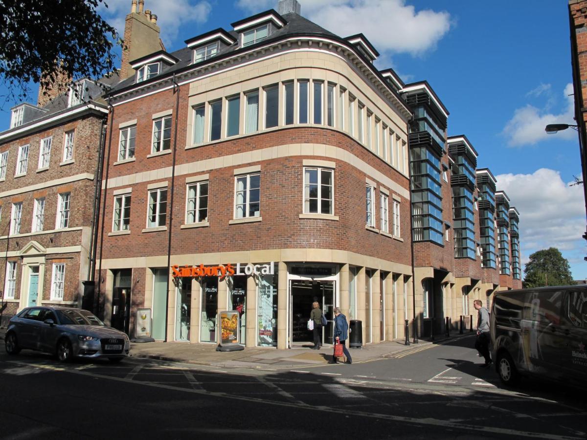 Churchill Two Bedroom Apartments With Free Parking And The Minster View York Kültér fotó