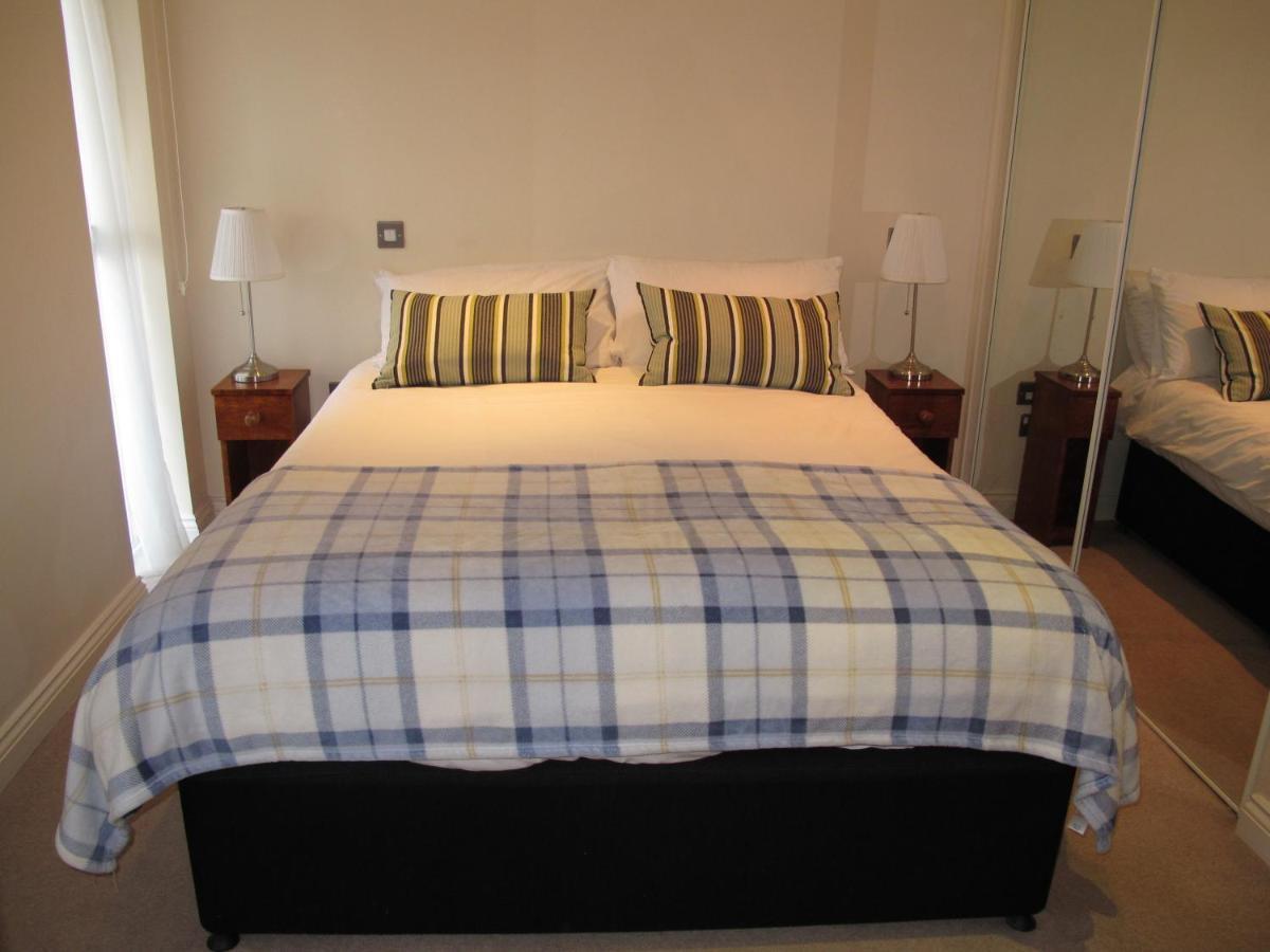Churchill Two Bedroom Apartments With Free Parking And The Minster View York Kültér fotó