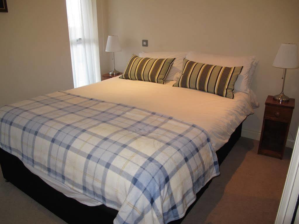 Churchill Two Bedroom Apartments With Free Parking And The Minster View York Kültér fotó